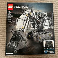 Lego Technic Liebherr R9800 Excavator 42100